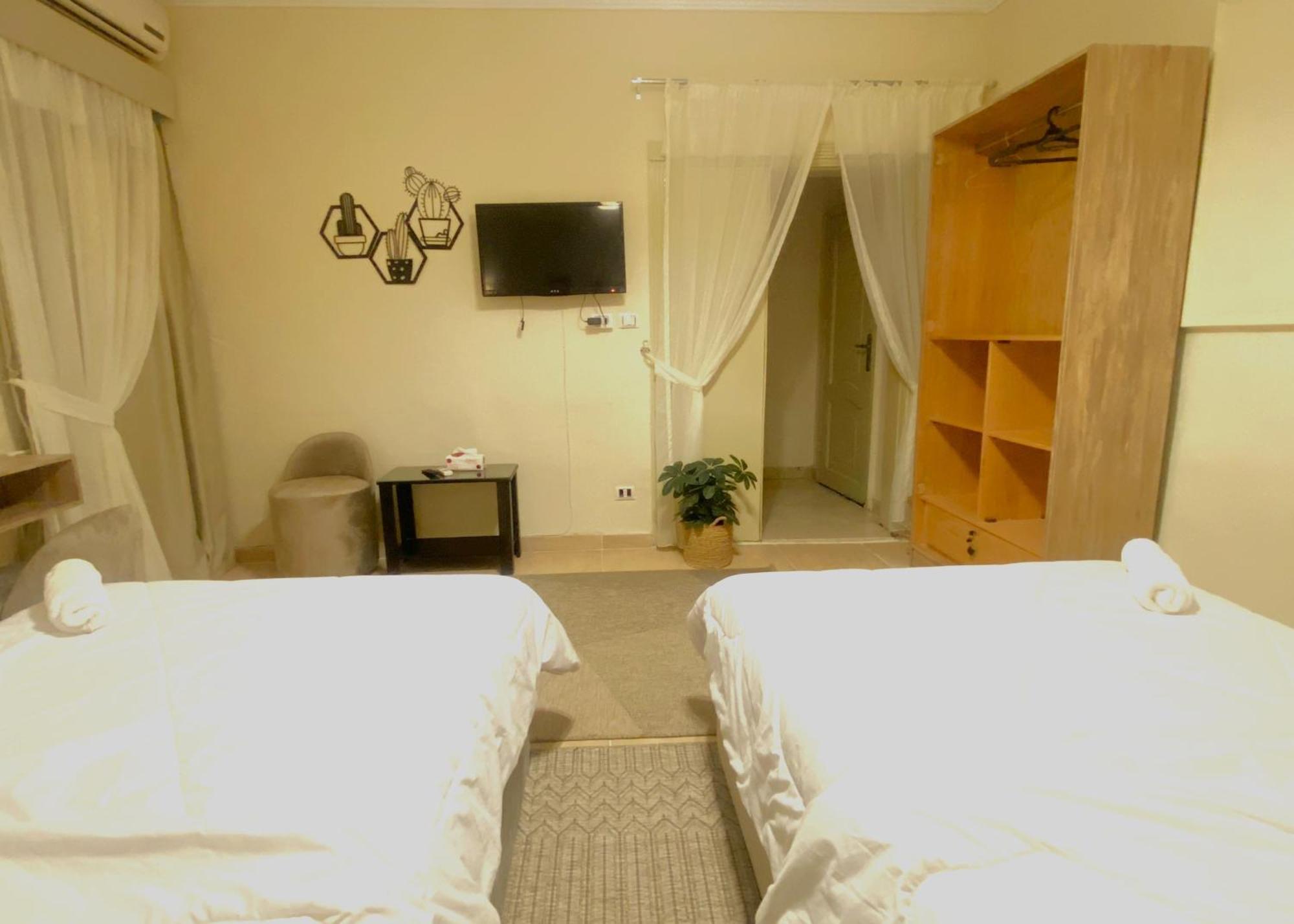 Seven Pyramids View Inn Cairo Room photo